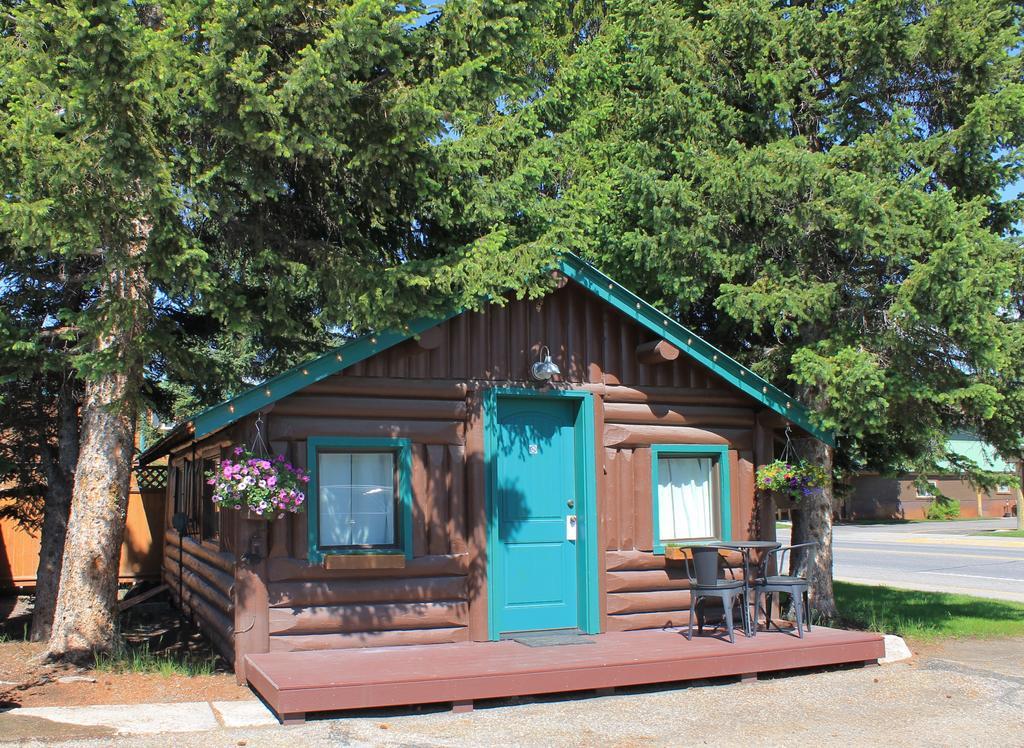 Мотель Moose Creek Cabins Запад Йеллоустон Экстерьер фото