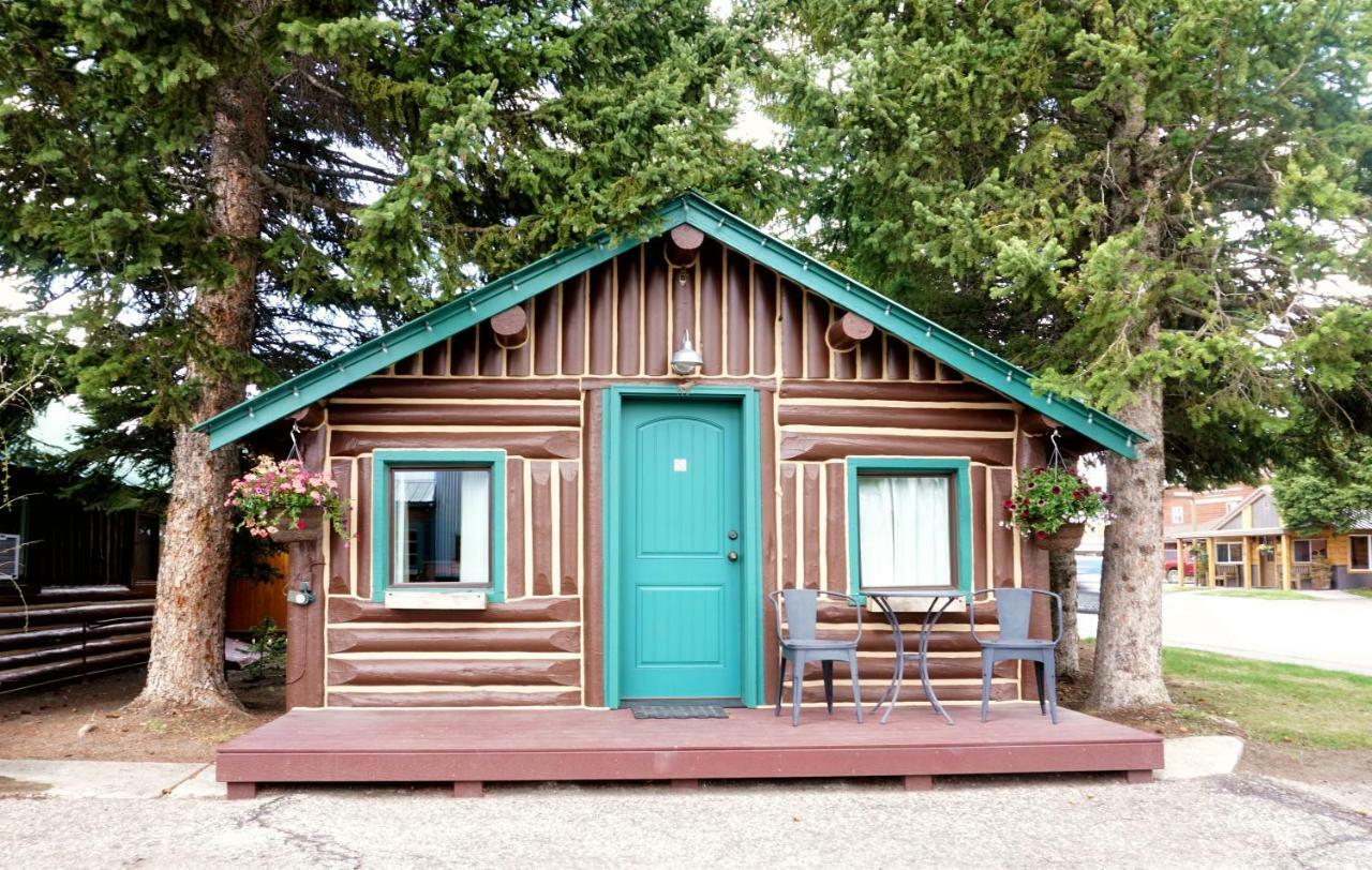 Мотель Moose Creek Cabins Запад Йеллоустон Экстерьер фото